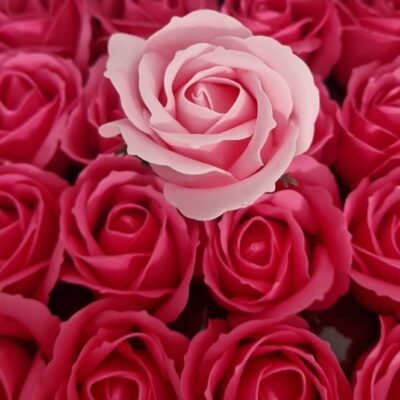 Róża mydlana w rożku - różowa