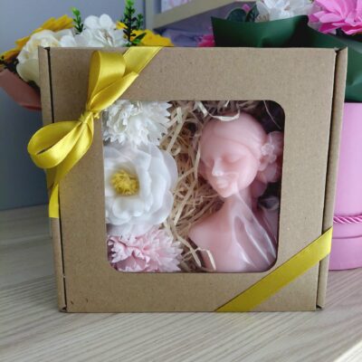 Box mydlany ze świecą, kwiaty mydlane, prezent na dzień kobiet, dla koleżanki, dzień nauczyciela